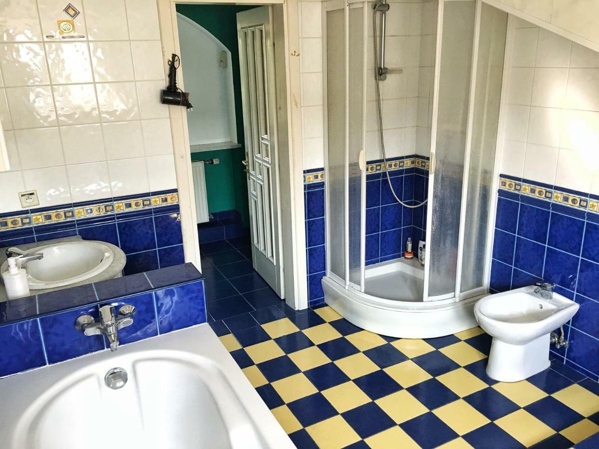 Friends Hostel Lviv Rustaveli Str Extérieur photo